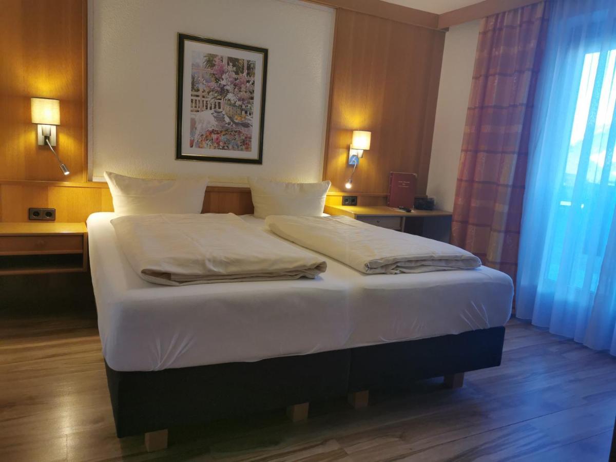 Hotel Landgasthof Zum Schildhauer Halfing Экстерьер фото